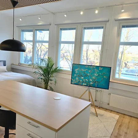 Upea Asunto Salon Sydaemessae, Ilmainen Pysaekoeinti, Laehellae Kaikkea Apartment Salo  Exterior photo