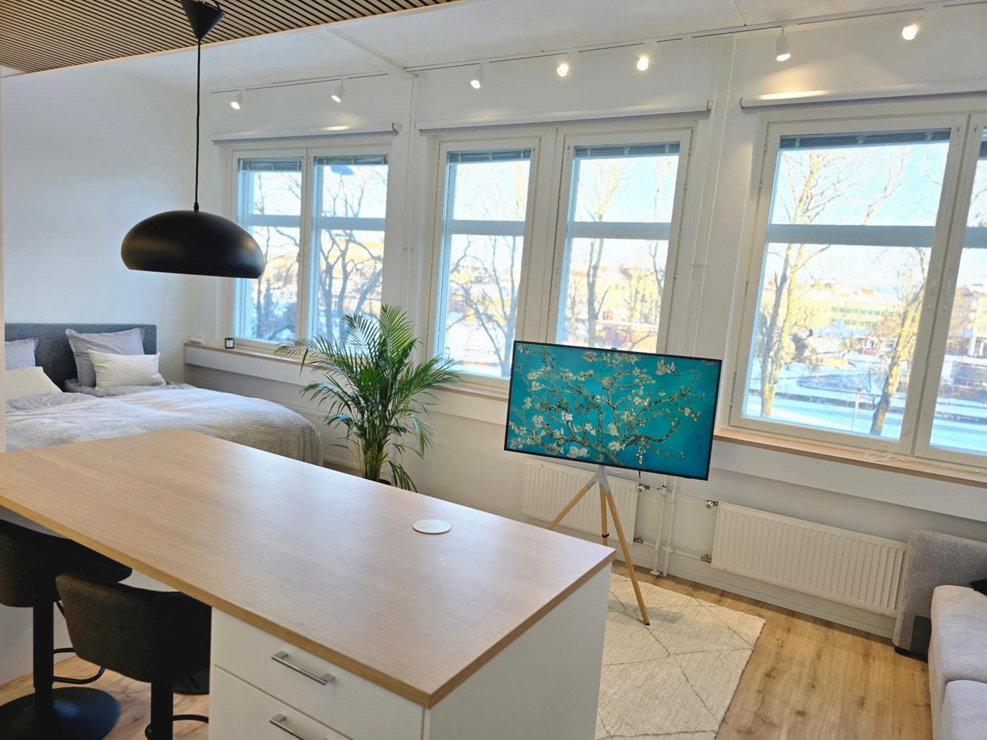 Upea Asunto Salon Sydaemessae, Ilmainen Pysaekoeinti, Laehellae Kaikkea Apartment *